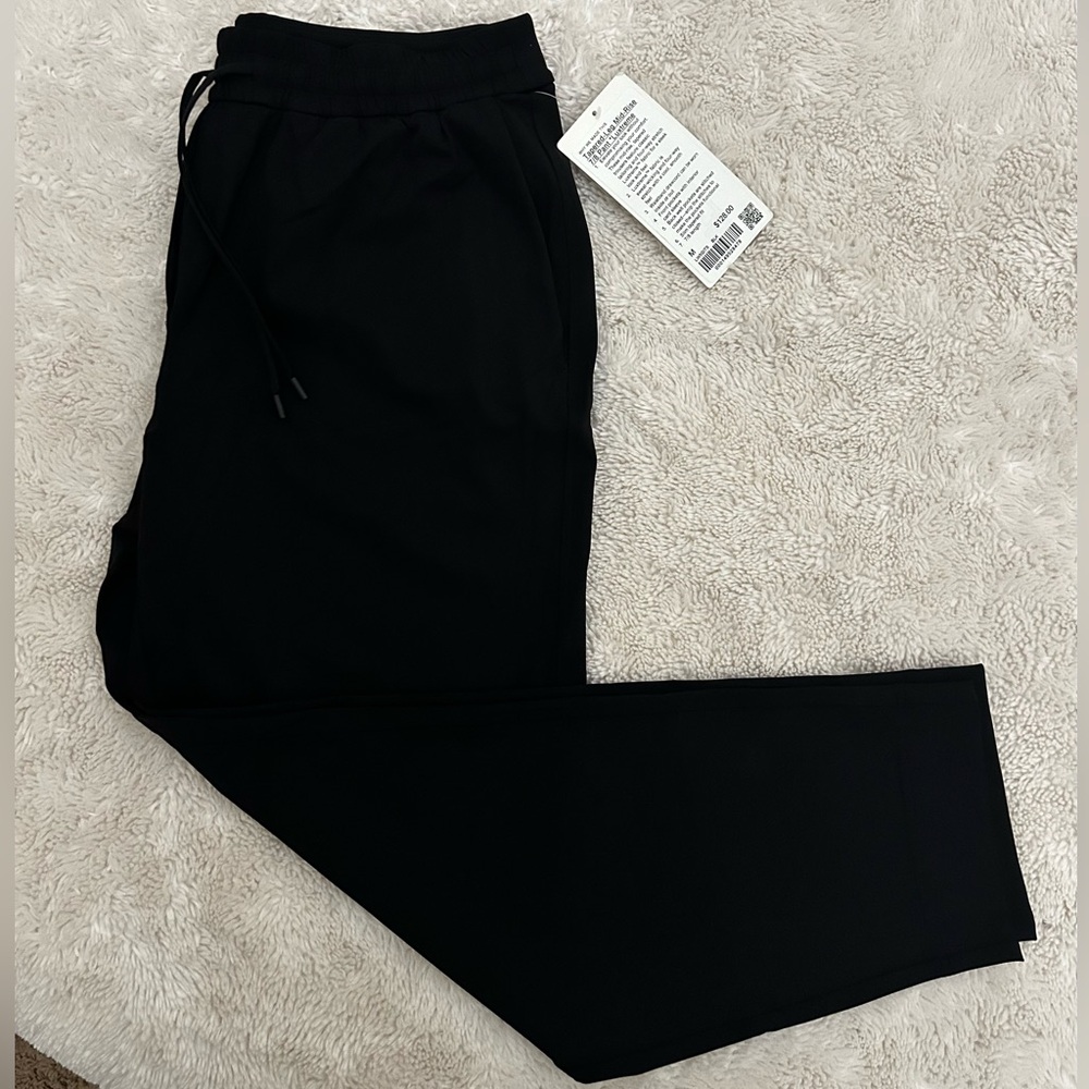 Lululemon Athletica Women's Black Pants Size M Luxtreme 7/8 Pants Tapered Leg